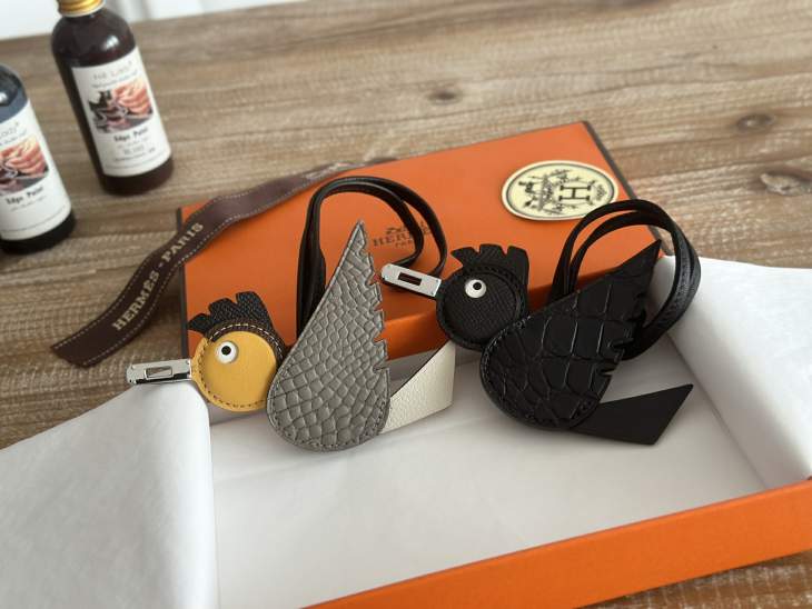 Picture of Hermes Handbags _SKUfw222105972fw